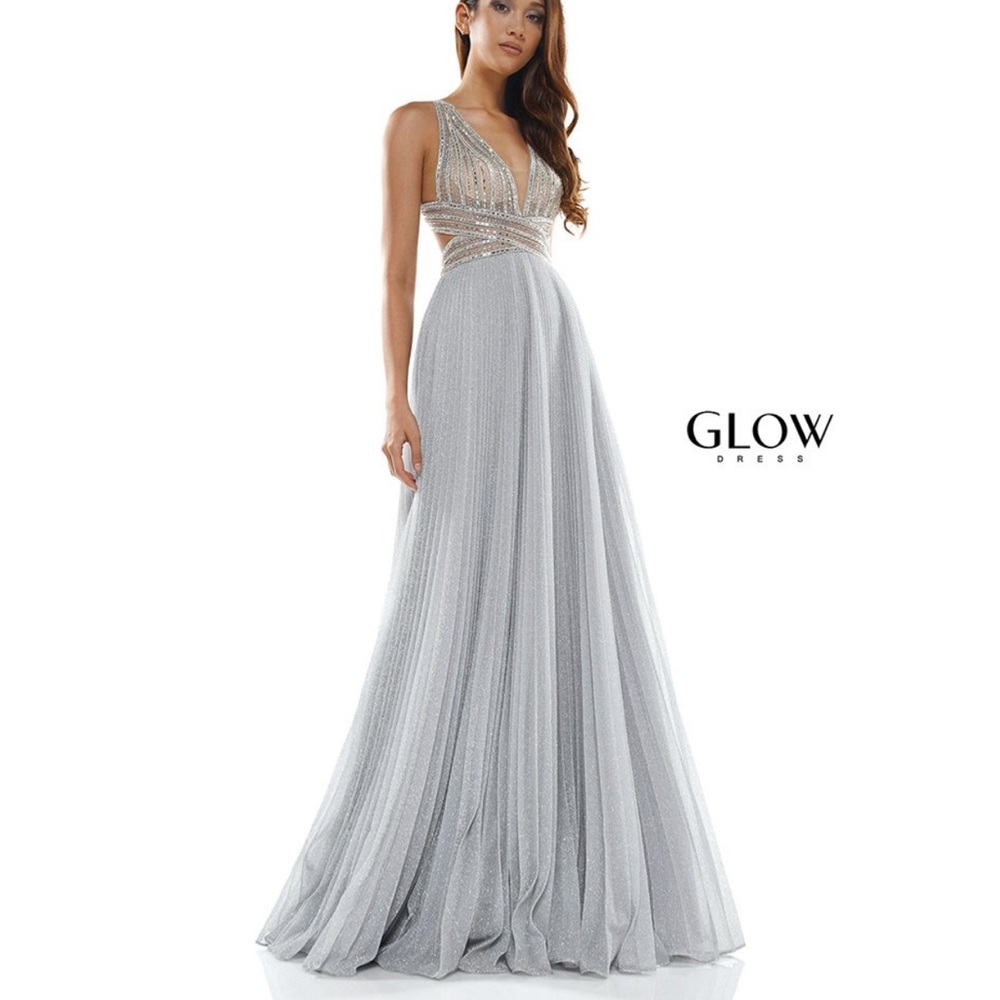Glow Beaded Silver Open Back Evening Gown Prom Dress size 4